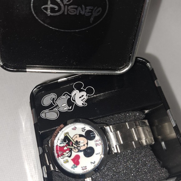 NEW in Collectors Tin Box - Mickey Mouse Watch with heart Stainless Band - Picture 6 of 6